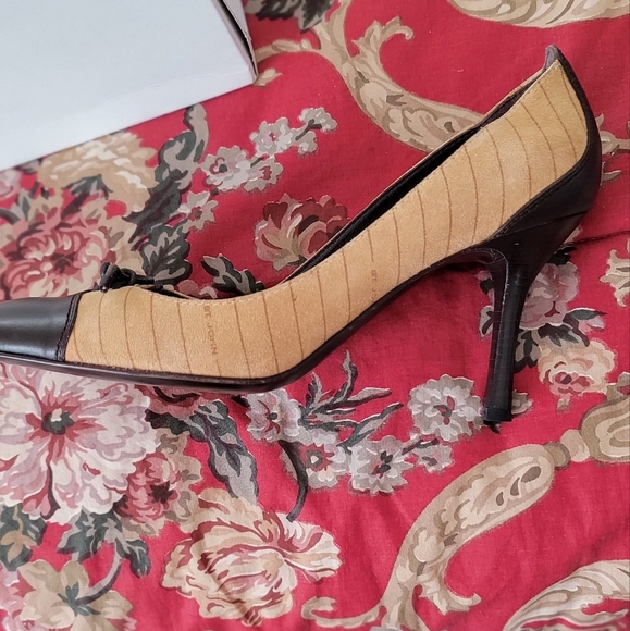 ST JOHN Tan Suede Brown Leather Bow Pumps made in Italy - Picture 2 of 9